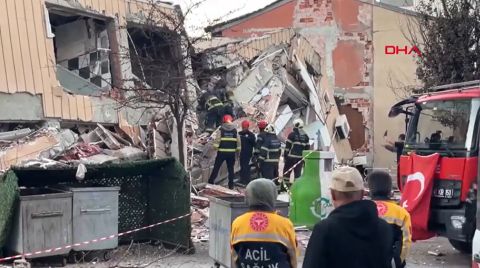 Gebze’de Çöken Binanın Çevresindeki Yapıların Yıkımına Başlandı